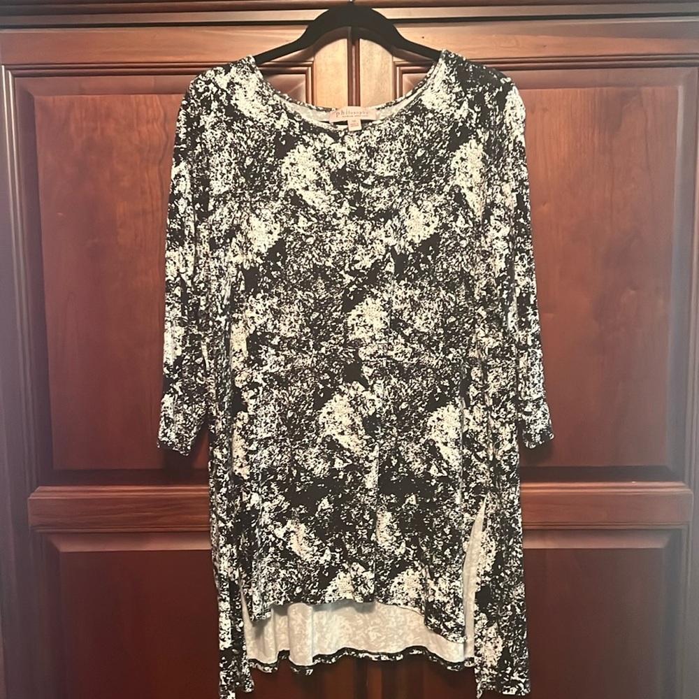 Philosophy women’s knit long sleeve top.